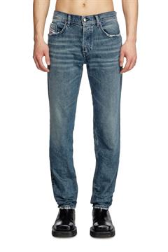 DIESEL JEANS D-FINITIVE E25U 07Y7