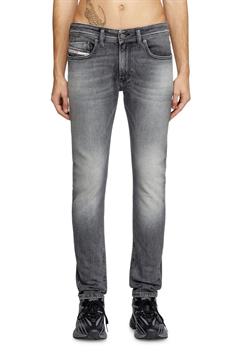 DIESEL JEANS SLEENKER E25U BMBS
