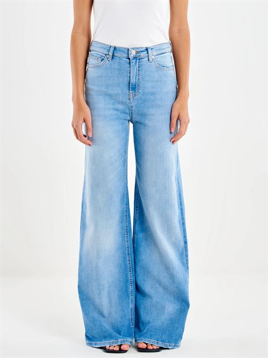 VICOLO JEANS LEXIE E26D DENIM