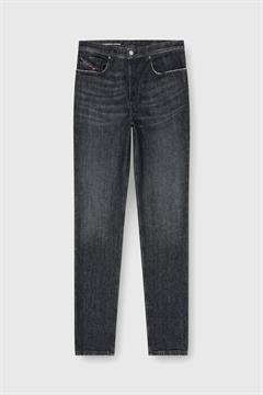 DIESEL JEANS FINITIVE I26U 9P79