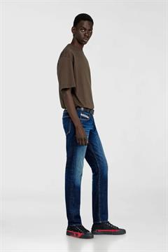 DIESEL JEANS D-STRUKT I26U 9L61
