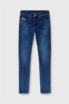 DIESEL JEANS SLEENKER I26U KBBD