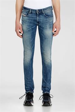 DIESEL JEANS SLEENKER I26U KBBE