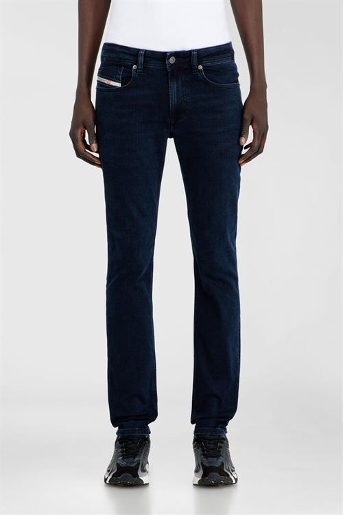 DIESEL JEANS SLEENKER I26U KBBG